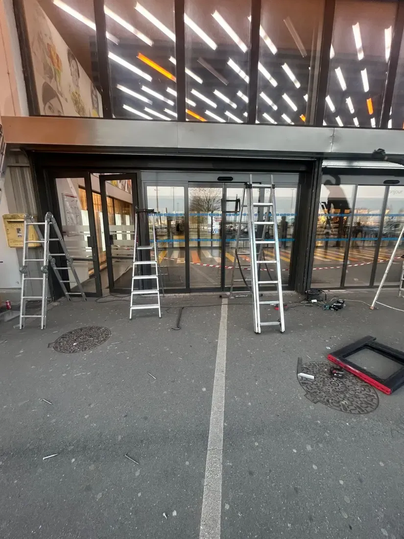 Réalisation rideau métallique — Porte automatique